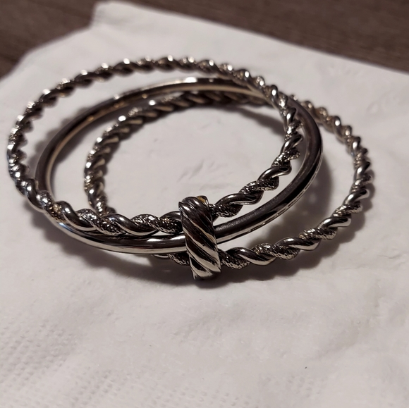 Silver trio bangle - Picture 2 of 3